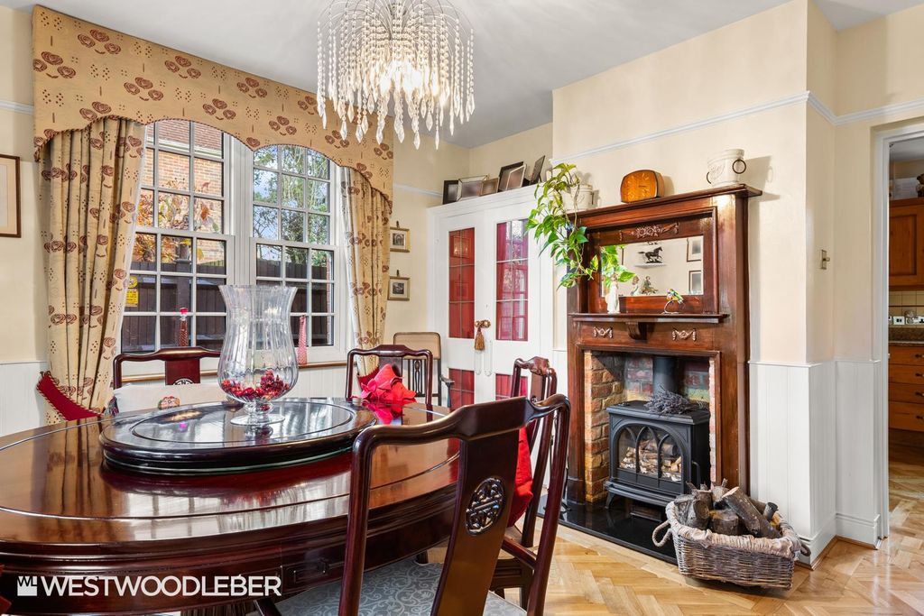 Additional image 10 of 4 bed detached house for saleStation Road, Broxbourne EN10