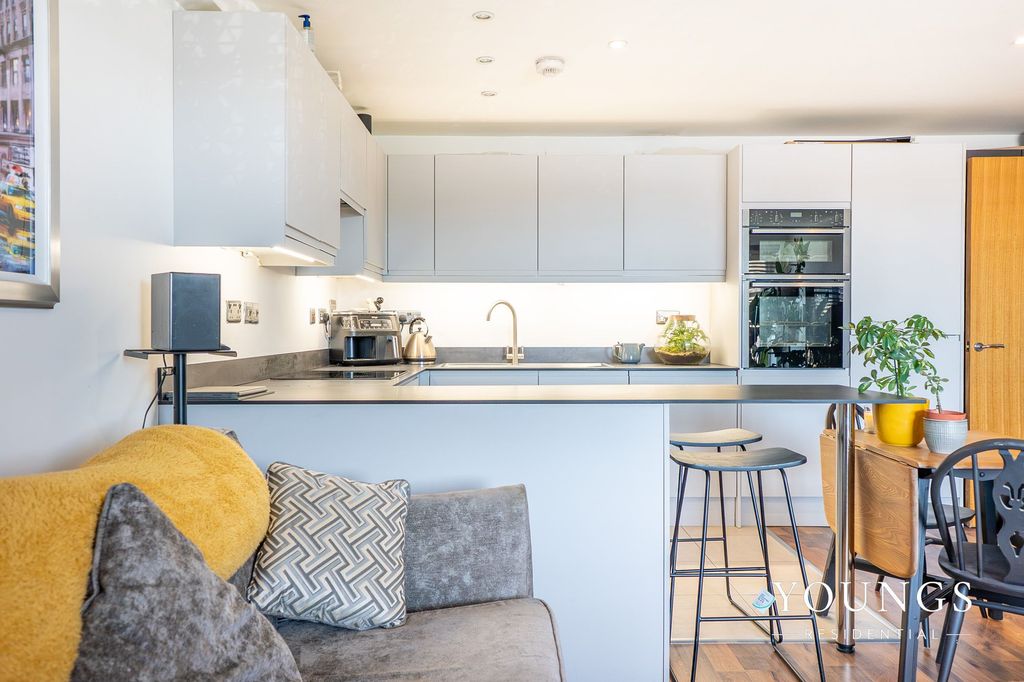 Additional image 8 of 2 bed flat for saleLambeth Road, Lambeth Court Lambeth Road SS7