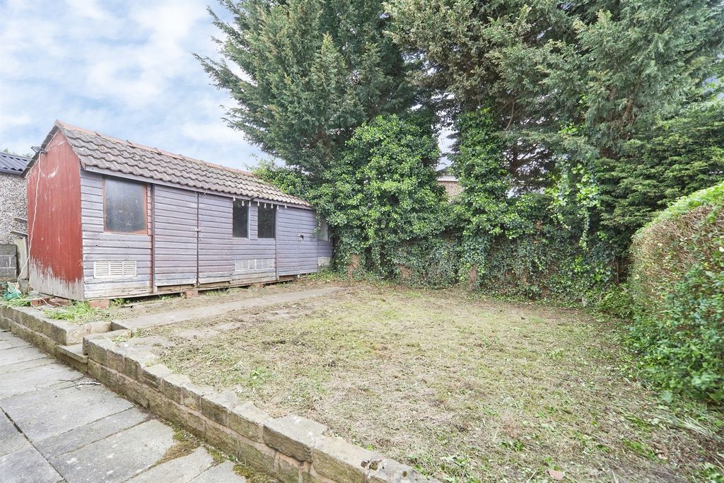 Additional image 10 of 4 bed semi-detached house for saleTong Road, Leeds LS12