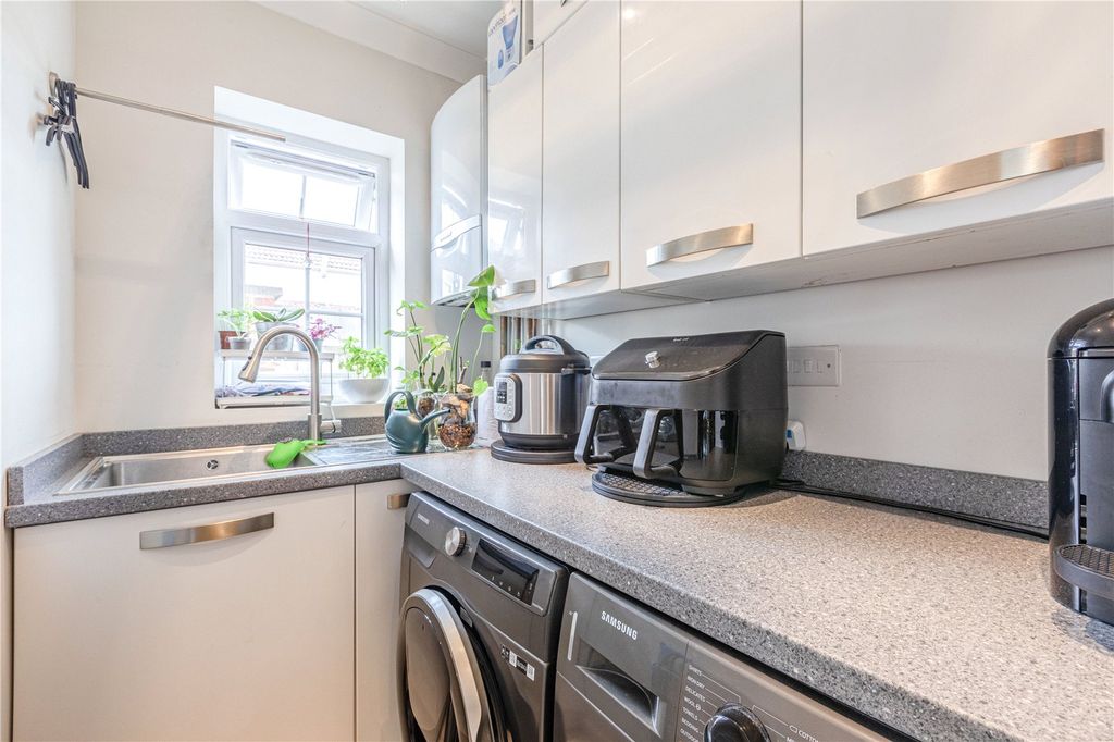 Additional image 21 of 5 bed detached house for salePinewood Avenue, New Haw, Addlestone, Surrey KT15
