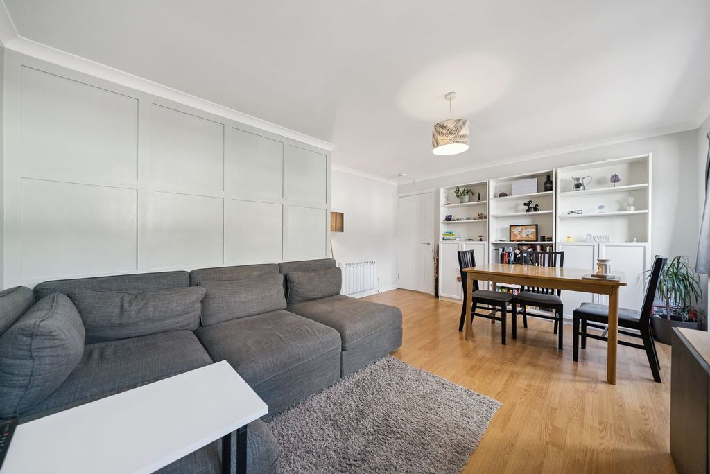 Additional image 8 of 2 bed flat for saleFlat 23 Tower Place, 6 East Clyde Street, Helensburgh G84