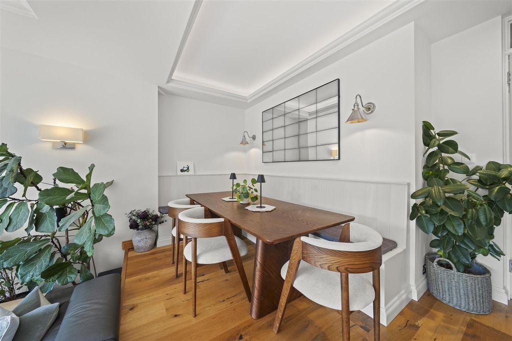 Additional image 7 of 4 bed semi-detached house for saleManor House Gardens, Abbots Langley WD5