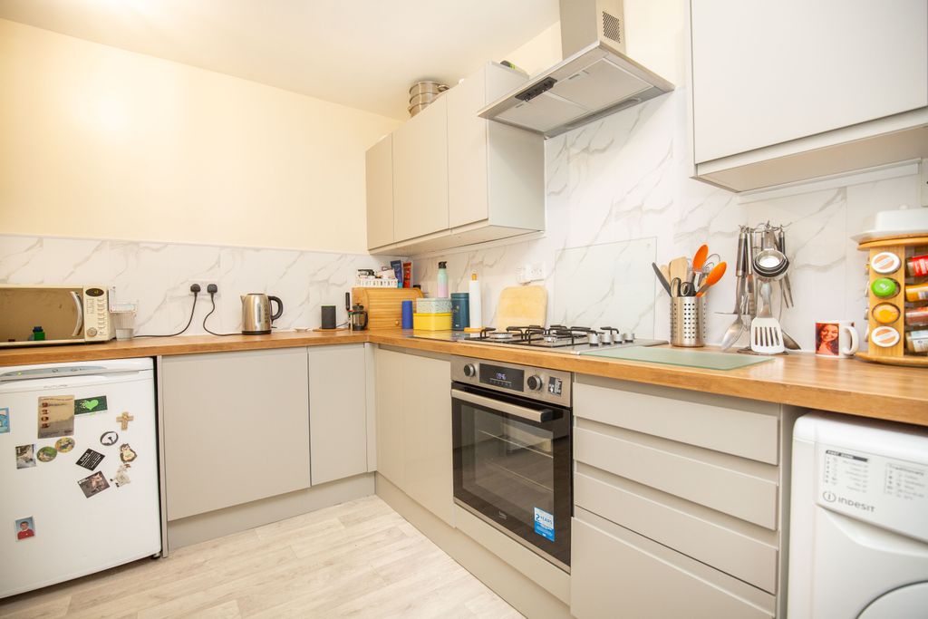 Additional image 6 of 2 bed flat for saleEdale, Wilnecote, Tamworth B77