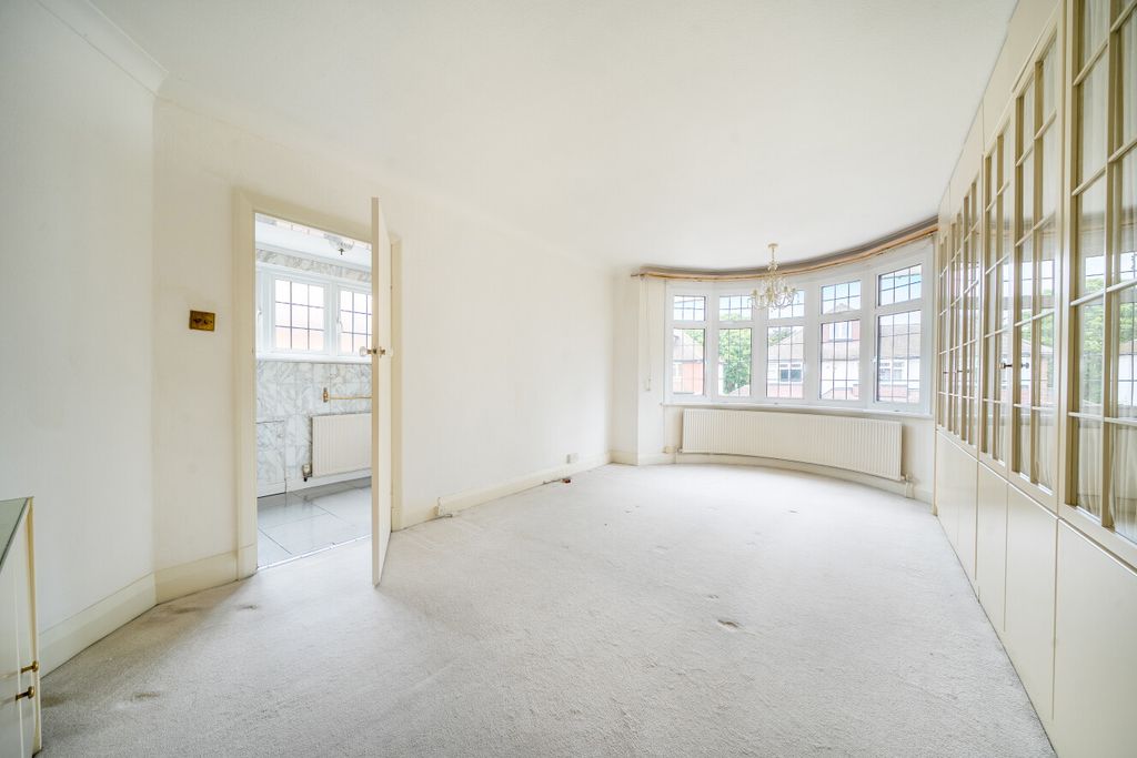 Additional image 10 of 4 bed detached house for saleDen Close, Beckenham BR3