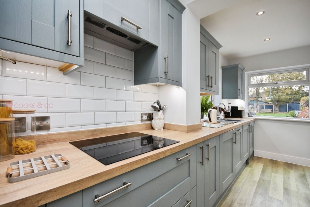 Additional image 16 of 4 bed detached bungalow for saleKingsgate Avenue, Broadstairs, Kent CT10