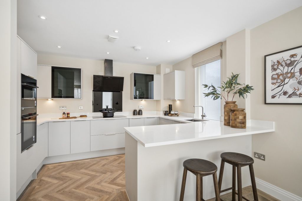 Additional image 4 of 3 bed flat for saleMandeville House, The Broadway, Old Amersham HP7