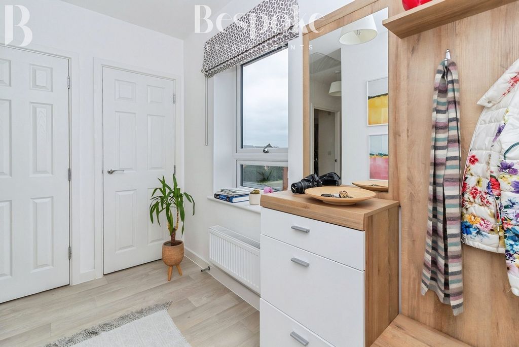 Additional image 3 of 1 bed flat for saleBolton Drive, Shinfield RG2