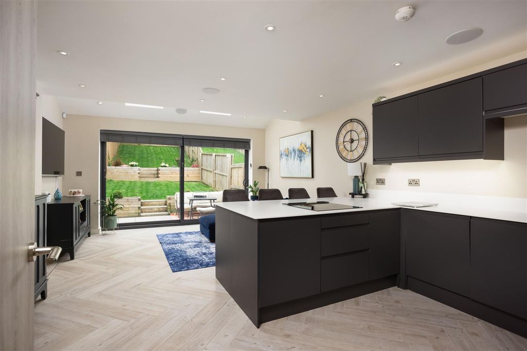 Additional image 4 of 4 bed terraced house for saleCliff Oaks, Fawcett Lane, Wortley, Leeds LS12