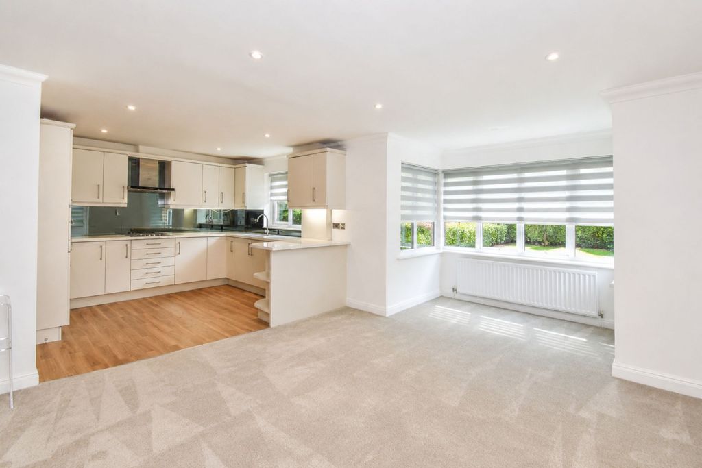 Additional image 3 of 2 bed flat for saleHeyes Lane, Alderley Edge SK9