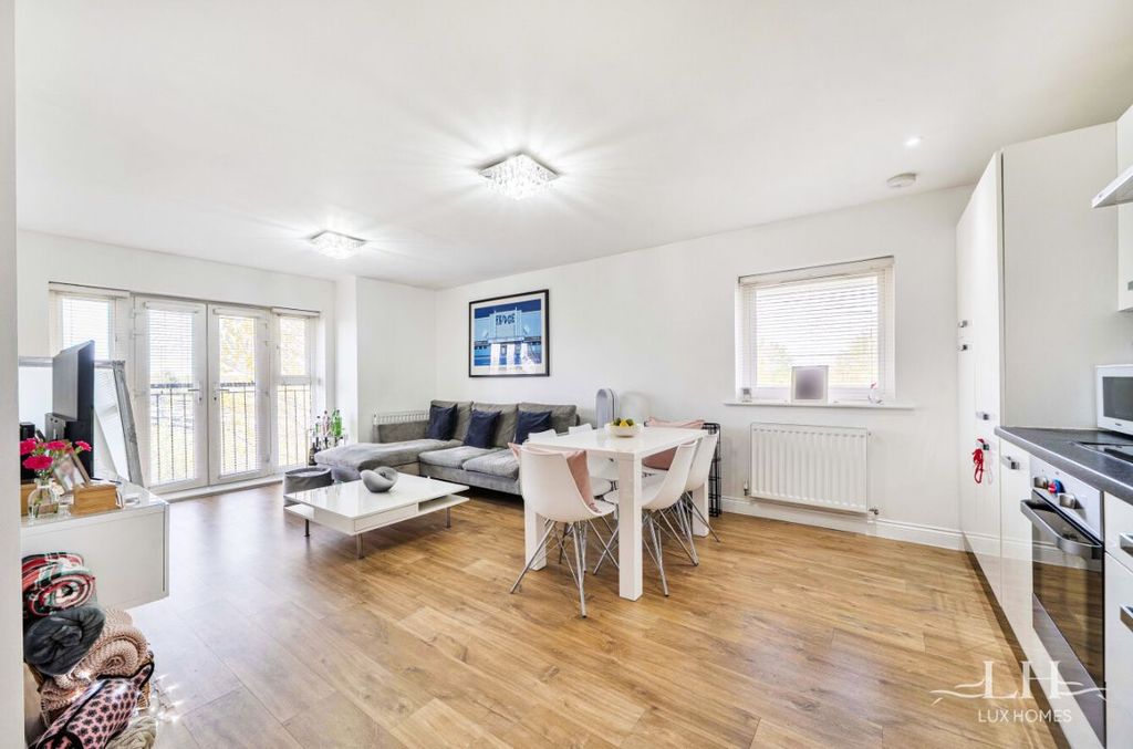 Additional image 8 of 2 bed flat for saleRiverwood Court, Hornchurch RM11