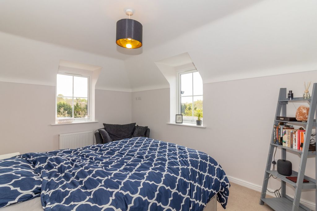 Additional image 9 of 2 bed flat for saleThe Old Police House, Station Road, Alresford SO24