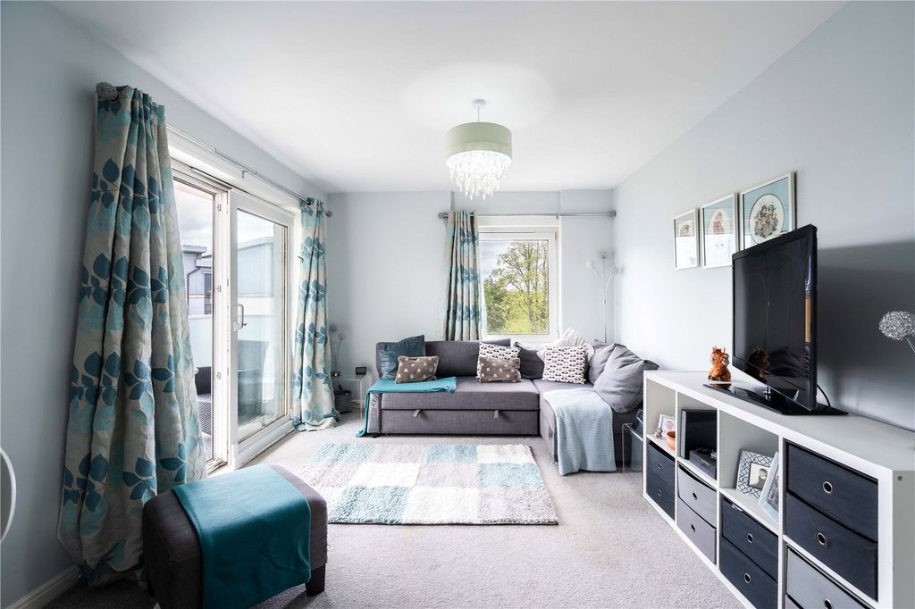 Additional image 2 of 2 bed flat for sale11 Barnton Court, Barnton, Edinburgh EH4