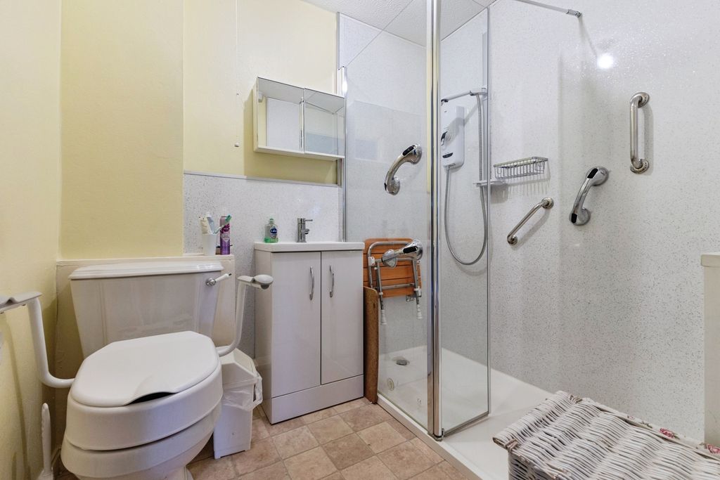Additional image 10 of 2 bed flat for saleWycliffe Court, Yarm, Durham TS15