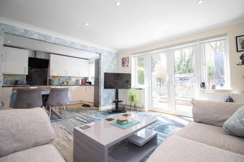 Additional image 8 of 3 bed semi-detached bungalow for saleHarrow Way, Carpenders Park, Watford WD19