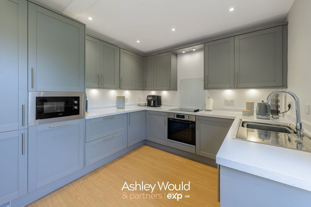 Additional image 6 of 2 bed flat for salePark Lane, Bewdley DY12