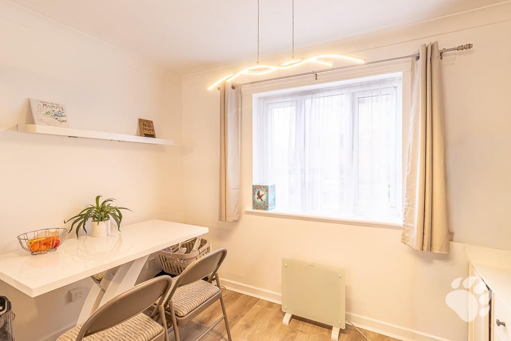 Additional image 6 of 2 bed flat for saleCopperfields, Laindon SS15