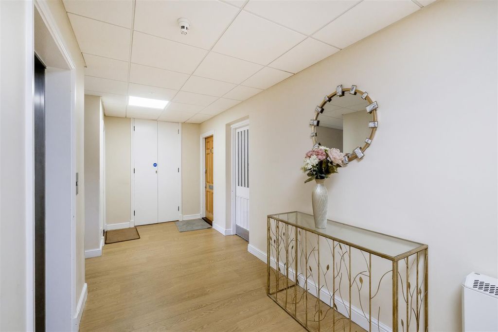 Additional image 5 of 2 bed flat for saleEpping New Road, Buckhurst Hill IG9