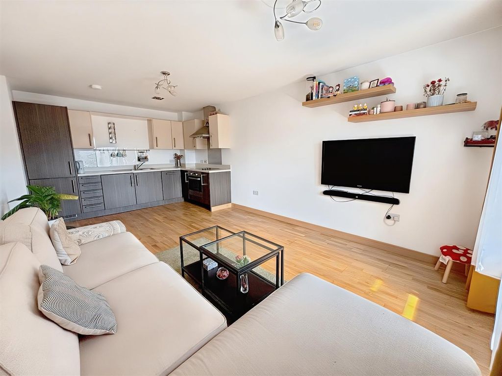 Additional image 2 of 2 bed flat for saleCherrydown East, Basildon SS16