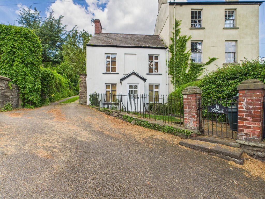 3 bed cottage for sale9 Castle Parade, Usk, Gwent NP15