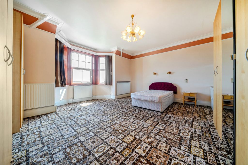Additional image 7 of 7 bed detached house for saleBroomfield Road, Bexleyheath DA6