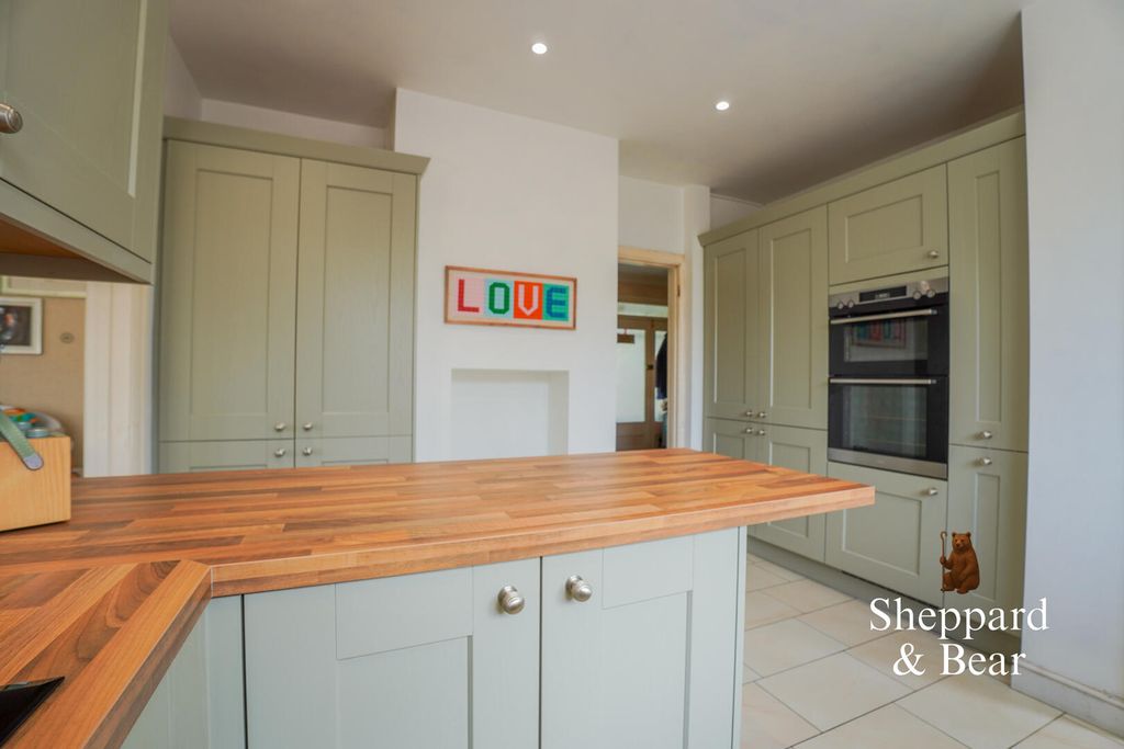 Additional image 5 of 3 bed detached bungalow for saleBall Road, Llanrumney, Cardiff CF3