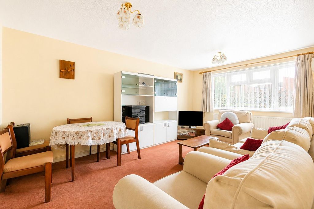 Additional image 3 of 2 bed flat for saleMulberry Close, Broxbourne EN10