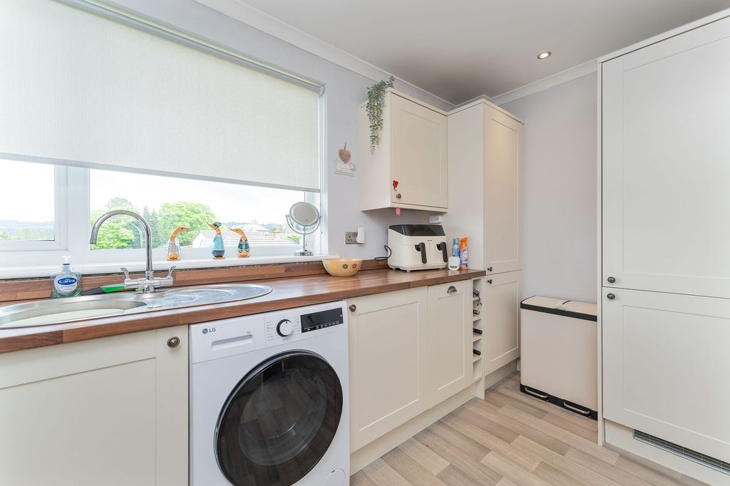 Additional image 9 of 2 bed flat for saleMackenzie Drive, Kilbarchan PA10