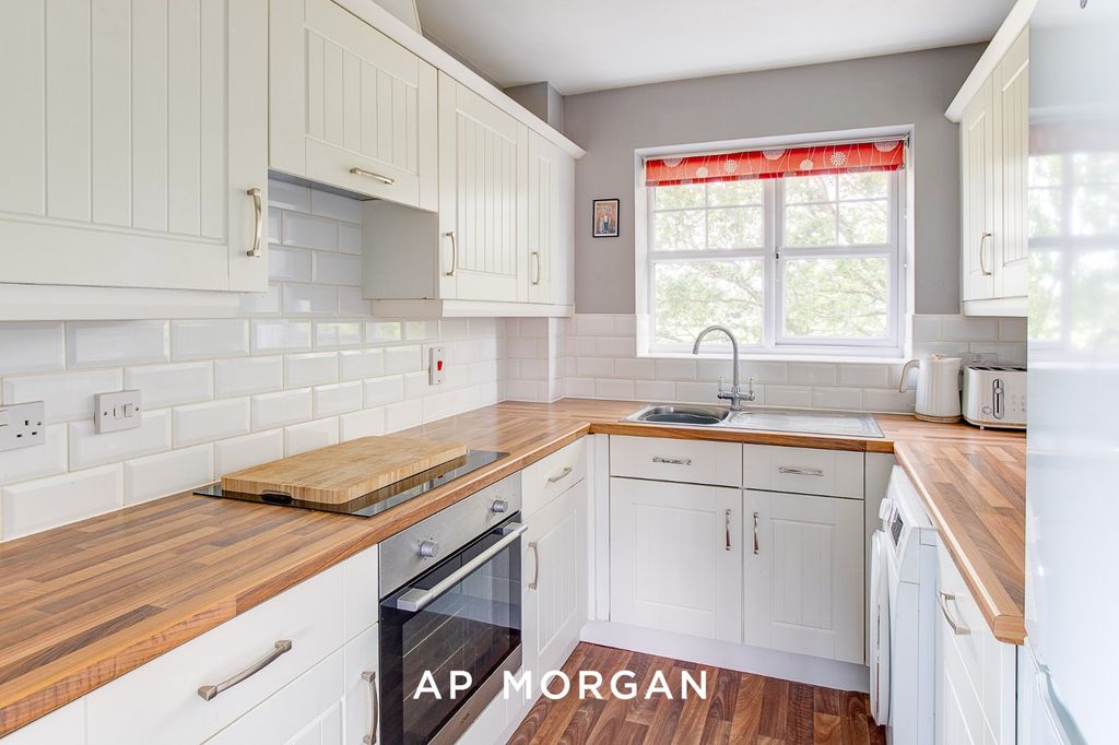 Additional image 7 of 2 bed flat for saleRailway Walk, Bromsgrove, Worcestershire B60