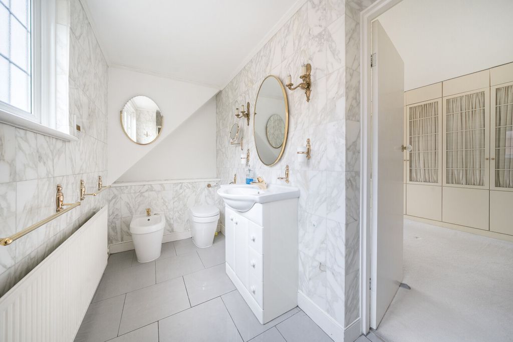 Additional image 14 of 4 bed detached house for saleDen Close, Beckenham BR3