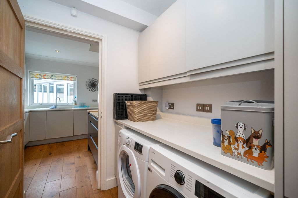 Additional image 7 of 4 bed semi-detached house for saleWoodlands Avenue, Berkhamsted HP4