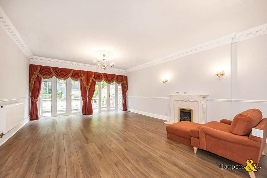 Additional image 2 of 5 bed detached bungalow for saleBaldwyns Park, Bexley DA5