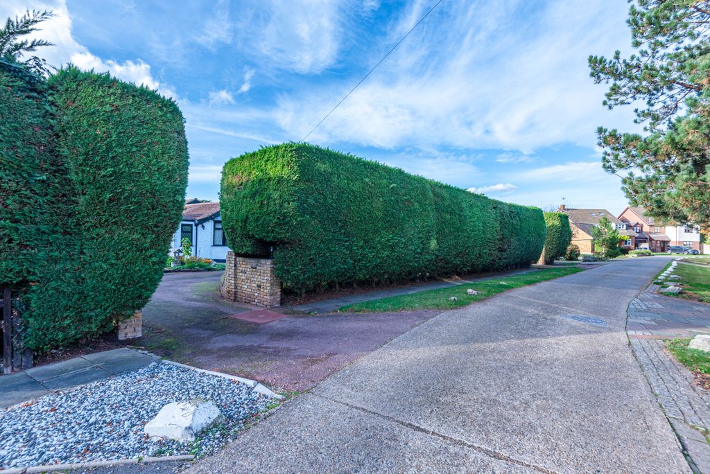 Additional image 13 of 4 bed detached bungalow for saleRiverside Avenue, Broxbourne EN10