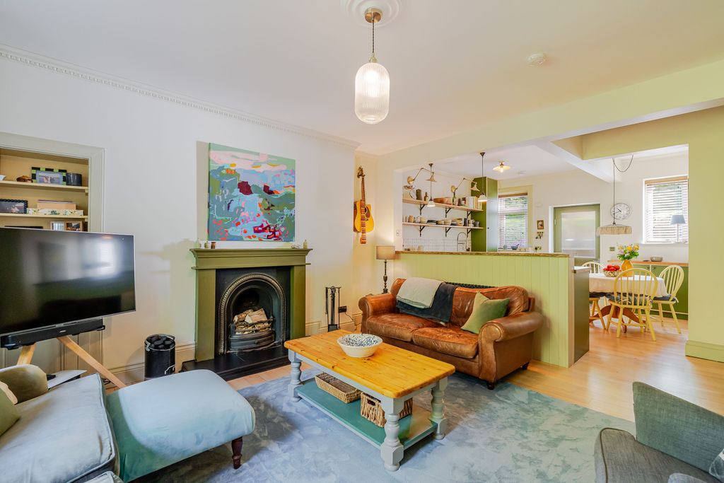 Additional image 4 of 3 bed flat for sale3 Harlaw Road, Balerno, Edinburgh EH14