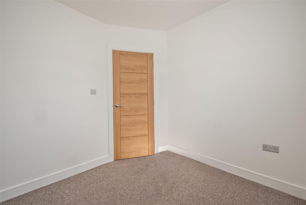 Additional image 19 of 3 bed semi-detached house for saleKenilworth Road, Wortley, Leeds LS12