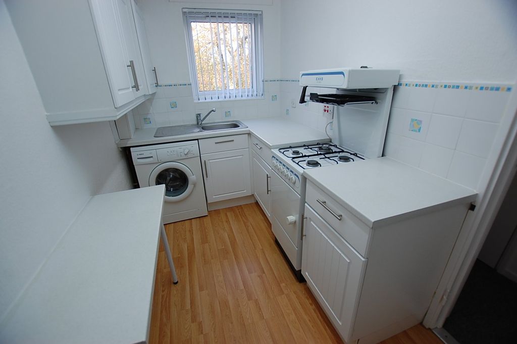 Additional image 5 of 2 bed flat for saleLockingate Street, Ashton-Under-Lyne, Greater Manchester OL6