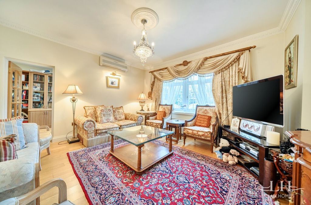 Additional image 12 of 4 bed detached house for saleNelmes Road, Emerson Park RM11