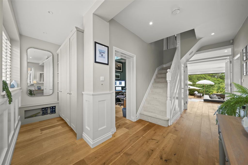 Additional image 9 of 4 bed semi-detached house for saleManor House Gardens, Abbots Langley WD5
