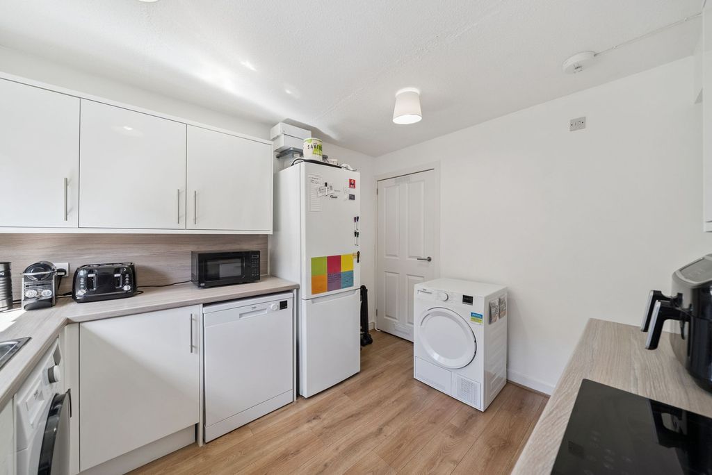 Additional image 11 of 2 bed flat for saleFlat 23 Tower Place, 6 East Clyde Street, Helensburgh G84