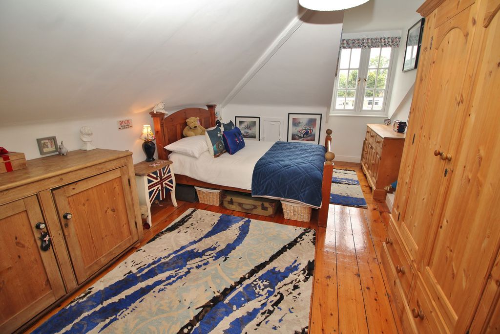 Additional image 31 of 4 bed semi-detached house for saleWraysbury House, Long Copse Lane, Emsworth PO10
