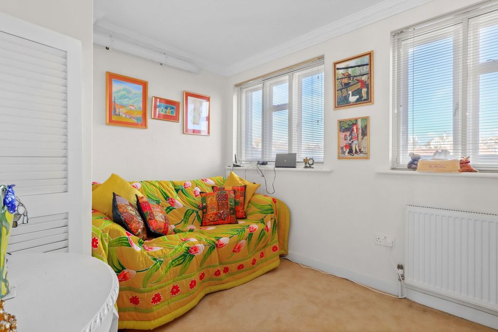 Additional image 9 of 4 bed flat for saleKnole Road, Bexhill-On-Sea TN40