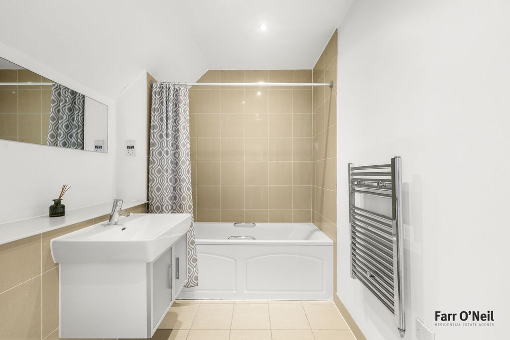 Additional image 20 of 2 bed penthouse for saleHigh Road, Buckhurst Hill IG9