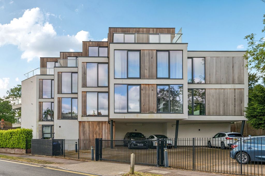 2 bed flat for saleAlbemarle Road, Beckenham BR3