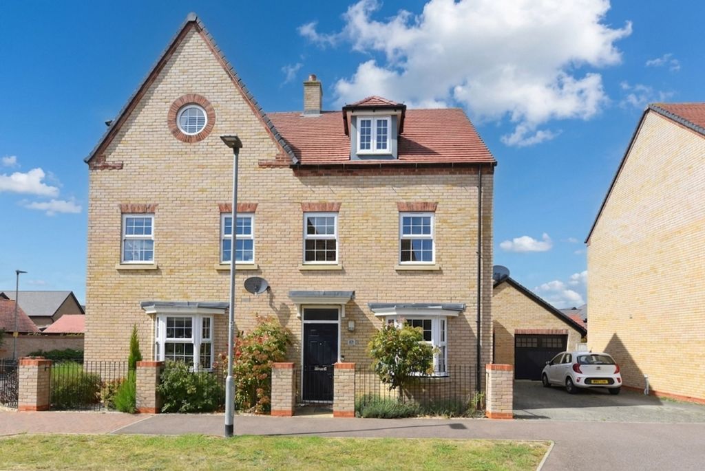 3 bed semi-detached house for saleGale Drive, Biggleswade SG18