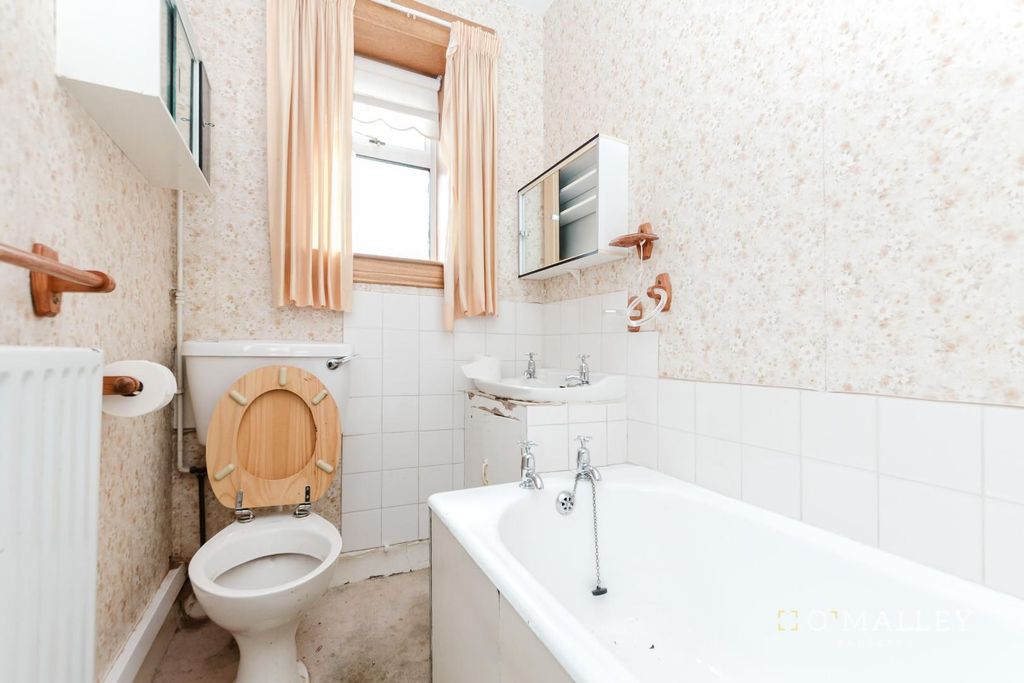 Additional image 11 of 3 bed end terrace house for saleSmithfield Loan, Alloa FK10