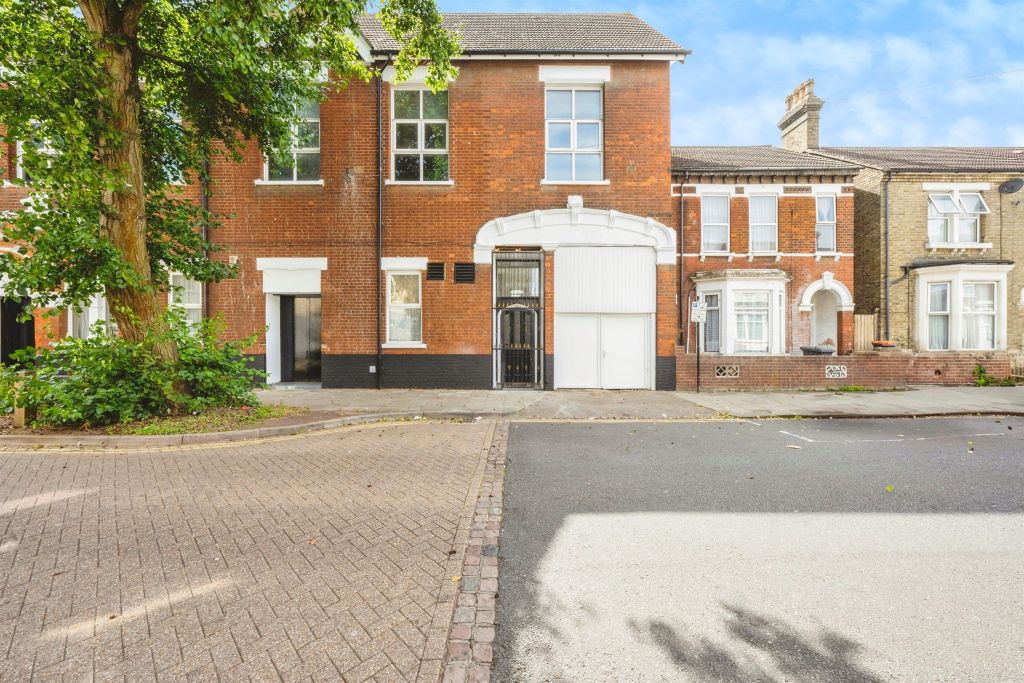 Additional image 16 of 3 bed flat for saleAshburnham Road, Bedford MK40