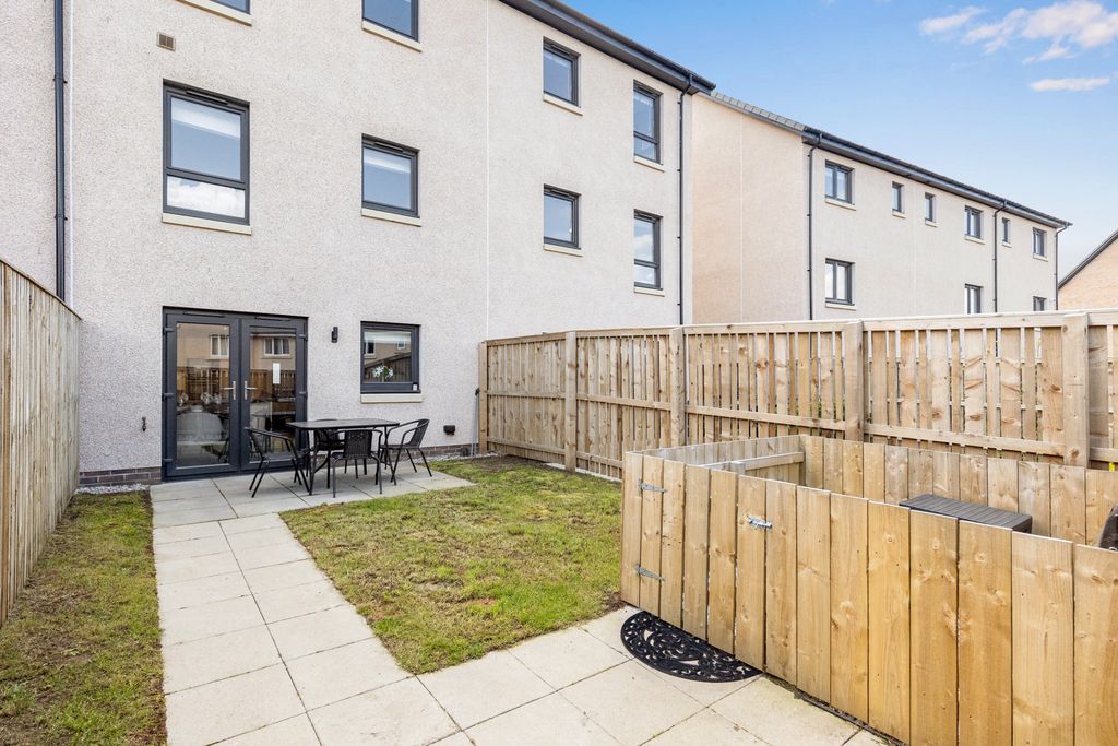 Additional image 24 of 3 bed town house for sale16 Kettleslaw Cruik, South Queensferry EH30