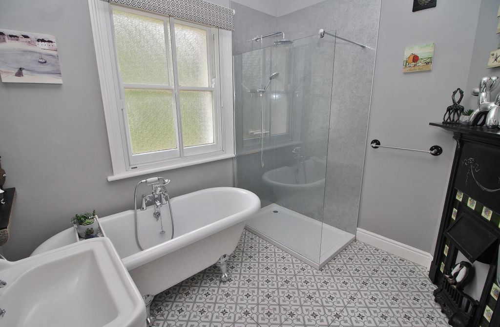 Additional image 27 of 4 bed semi-detached house for saleWraysbury House, Long Copse Lane, Emsworth PO10