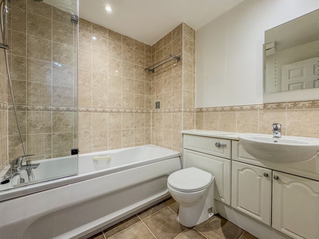 Additional image 16 of 2 bed flat for saleFrost House, Chesham Road, Berkhamsted HP4