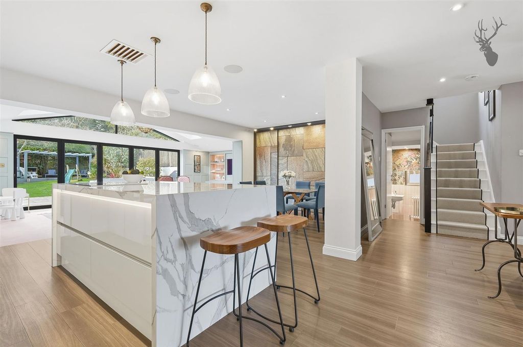 Additional image 3 of 4 bed detached house for saleRussell Road, Buckhurst Hill IG9