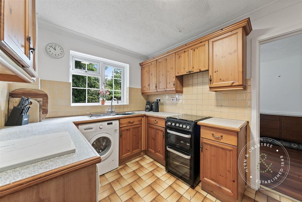 Additional image 8 of 3 bed detached house for saleCae Syr Dafydd, Cardiff CF11